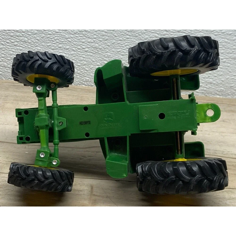 ERTL John Deere H0315WY00 Tractor And Vagon 1/16 Scale Metal & Plastic Toy